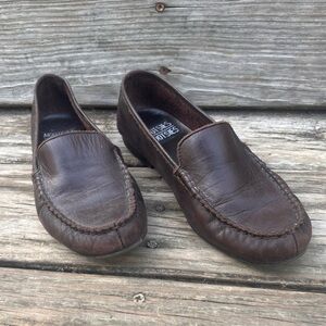 MOOTSIE TOOTSIE WOMENS 7 BROWN MOCCASIN LOAFERS